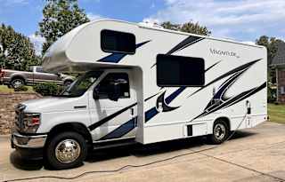 2022 Thor Motor Coach Magnitude GA22