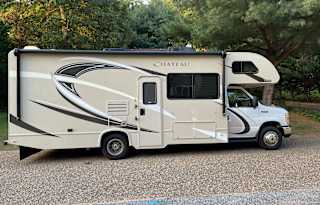 2018 Thor Motor Coach Chateau 26B